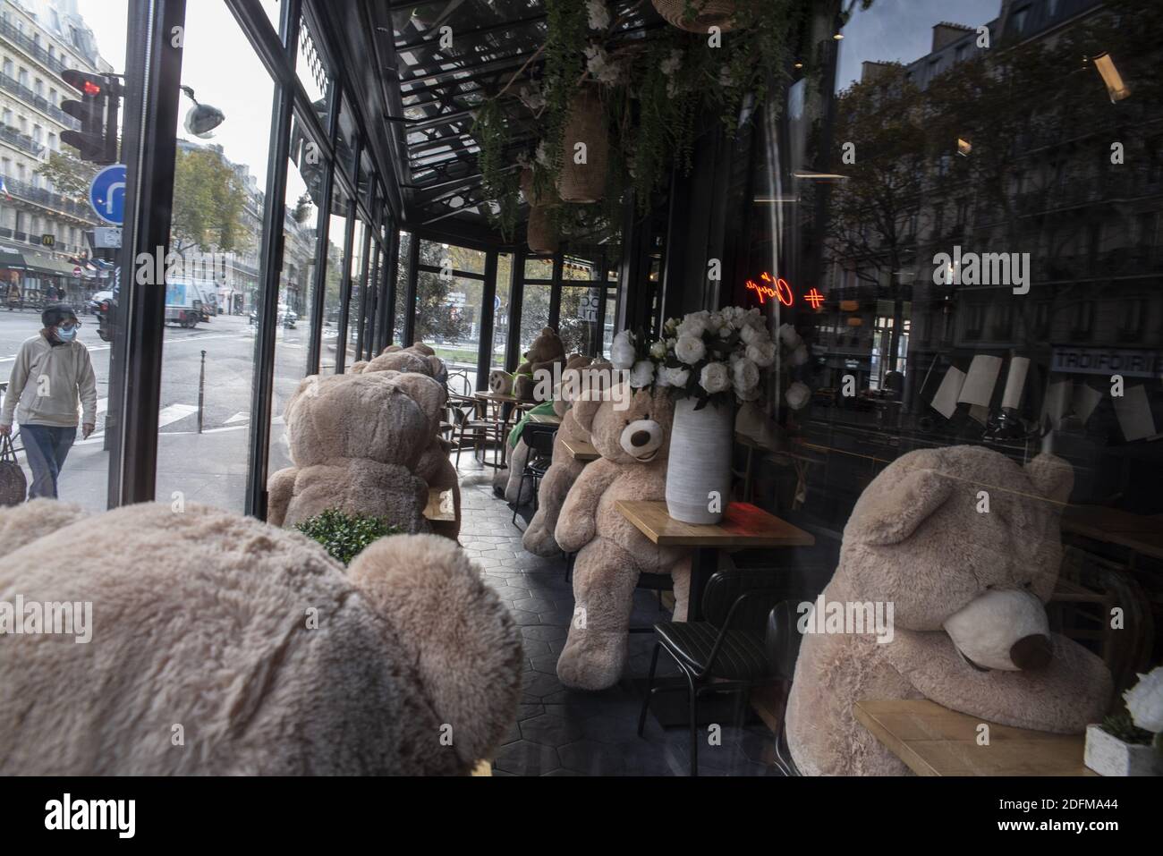 Le Choupinet cafe furnishing its interior with Teddy bears. 9th day of Lockdown during the second wave of COVID-19 pandemic at Luxembourg park, less crowded than usual for a beautiful day. Paris, France, on November 07, 2020. Photo by Pierrick Villette/Avenir Pictures/ABACAPRESS.COM Stock Photo