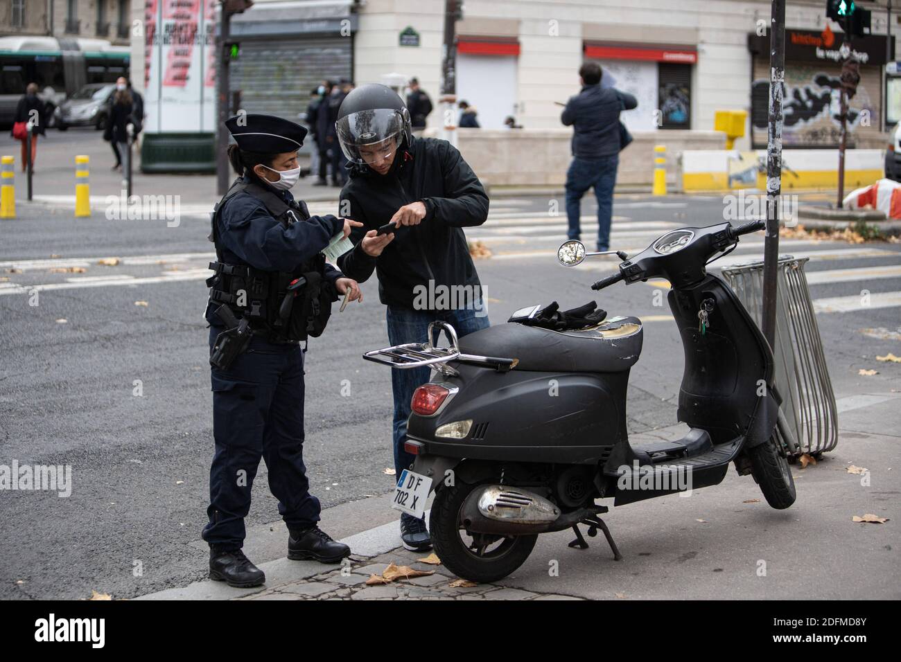 Paris Police Document Documents and attestations hi-res stock photography and images - Alamy