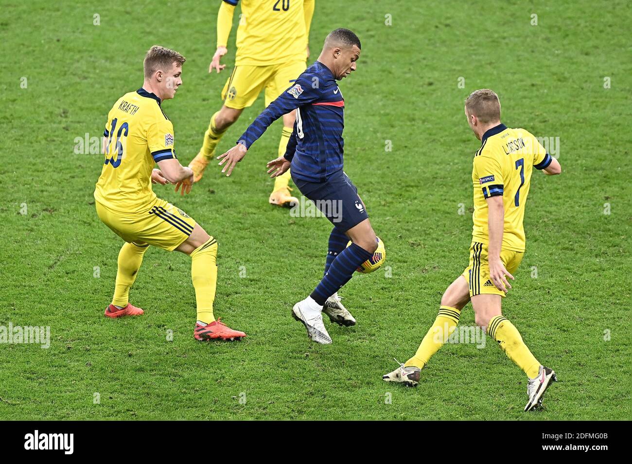 Mbappé double fires France into final four Mbappé double fires France into final four