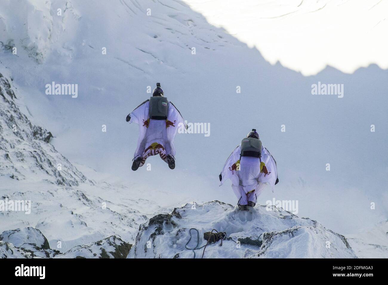 Vincent Reffet: French 'Jetman' dies in training accident