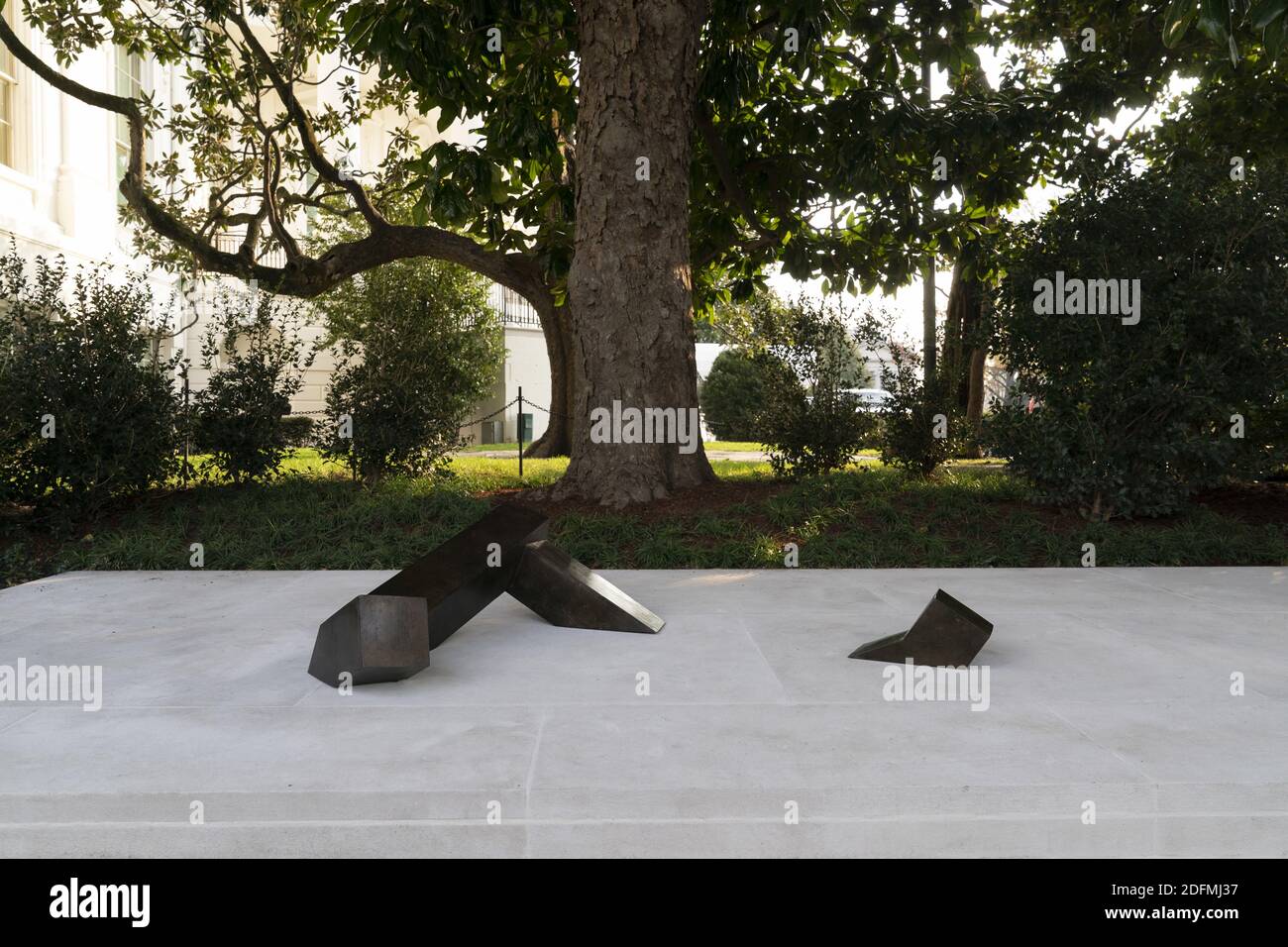 November 21, 2020 - Washington, DC, United States: The sculpture called 'Floor Frame,' created in 1962 by Isamu Noguchi seen in the White House Rose Garden. Floor Frame was gifted to the White House by the White House Historical Association in March of 2020 and unveiled on November 20, 2020. Photo by Chris Kleponis/Pool/ABACAPRESS.COM Stock Photo