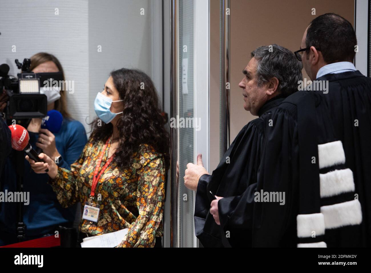 French lawyer Frederik-Karel Canoy of Paul Bismuth at the court room for the Sarkozy trial for attempted bribery of a judge, in Paris on November 23, 2020. Sarkozy, 65, a rightwing politician who led France between 2007 and 2012, has repeatedly denied the accusations of corruption and influence peddling for allegedly trying to bribe a judge for information in a case known as the 'bugging affair'. The prosecution alleges Sarkozy and his lawyer, Thierry Herzog, attempted to bribe a senior magistrate, Gilbert Azibert, 74, to hand over secret information from a separate investigation against the f Stock Photo