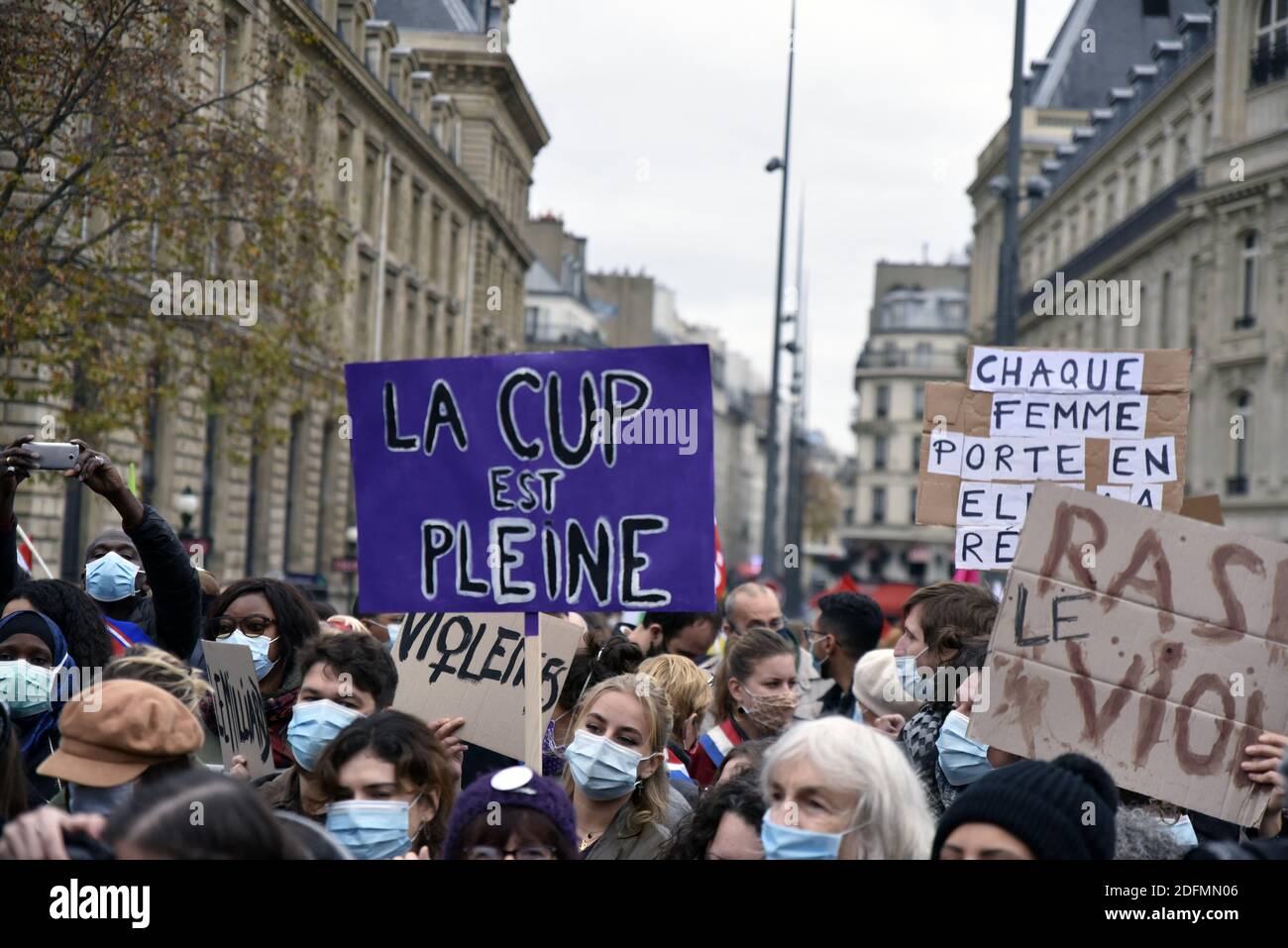 MANIFESTATION CONTRE LES VIOLENCES SEXISTES ET SEXUELLES A Paris place ...