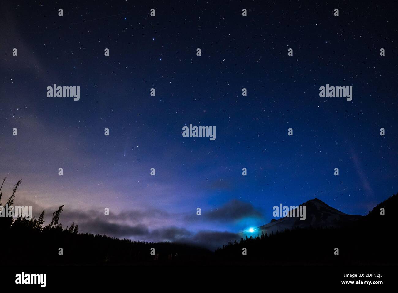 Night sky over Mount Hood, Oregon, USA Stock Photo