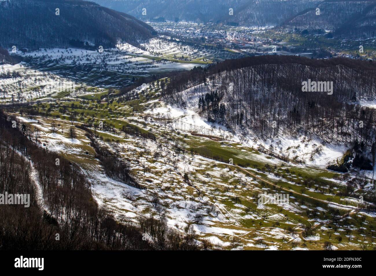 Blick vom Gelben Fels ins Lenninger Tal Stock Photo