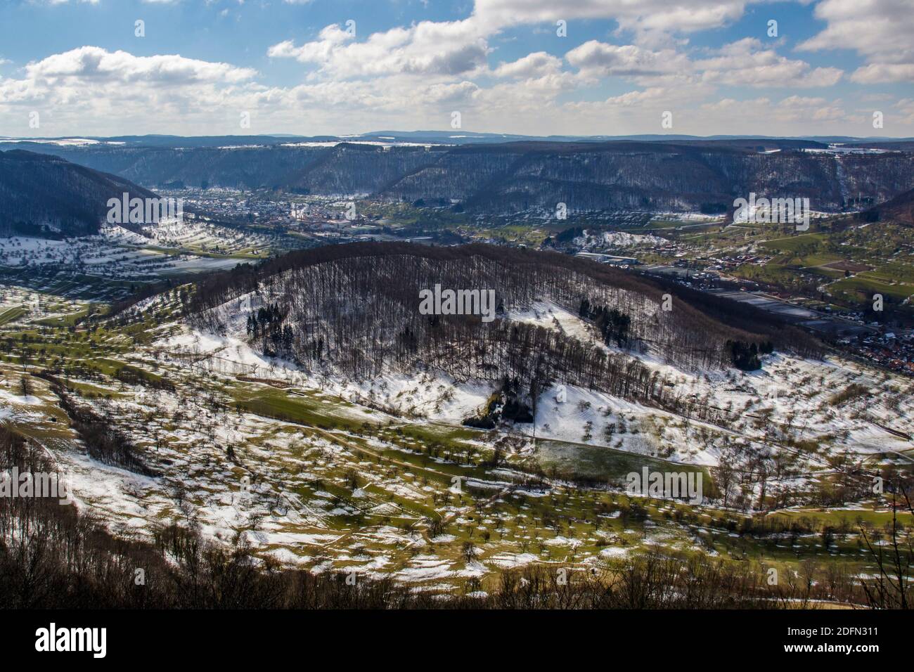 Blick vom Gelben Fels ins Lenninger Tal Stock Photo