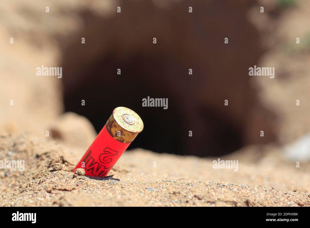 Rabbit hole hi-res stock photography and images - Alamy