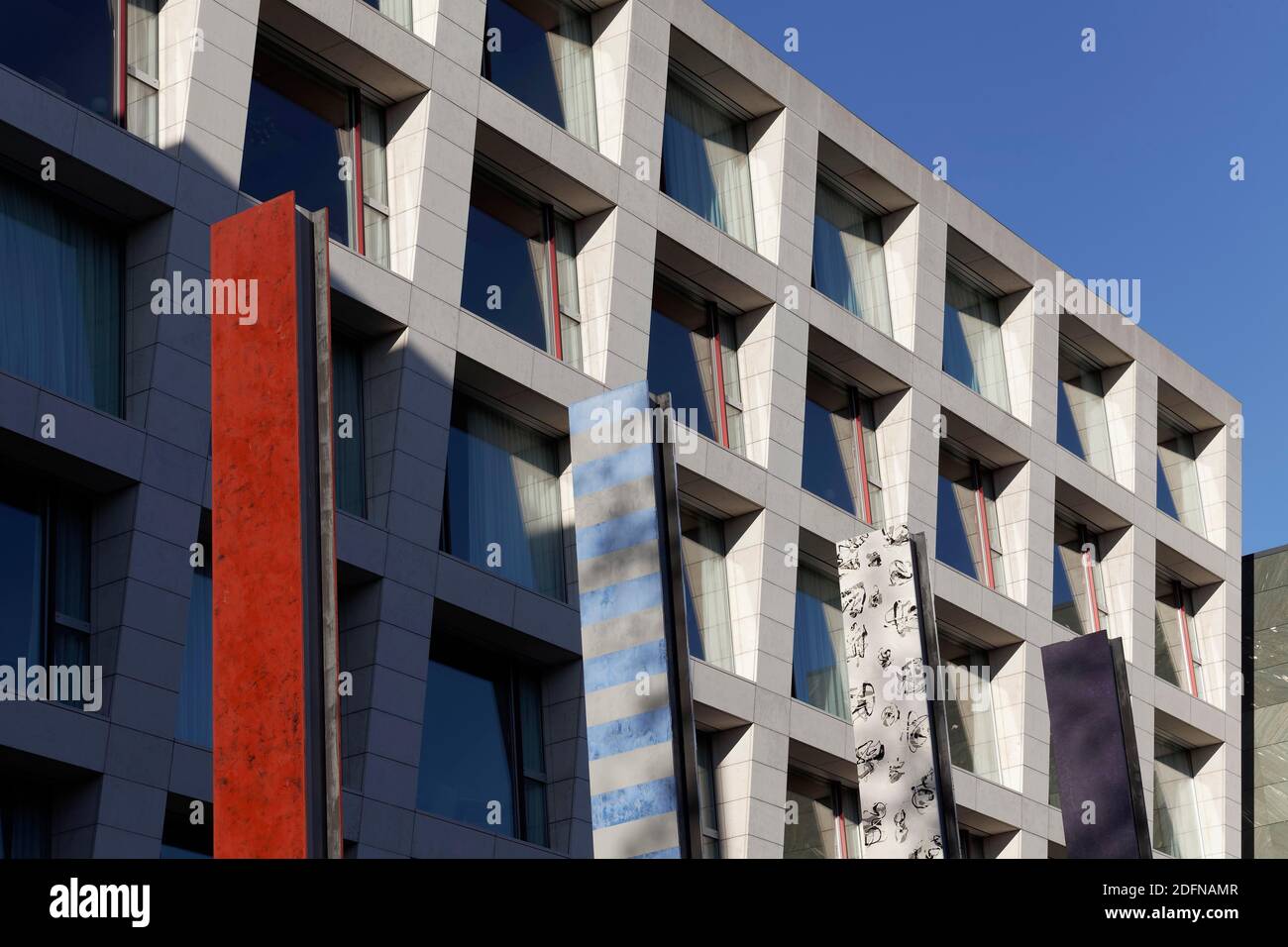 Radisson Blu Media Harbour Hotel, design hotel, architect Erich Grimbacher, Media Harbour Duesseldorf, North Rhine-Westphalia, Germany Stock Photo