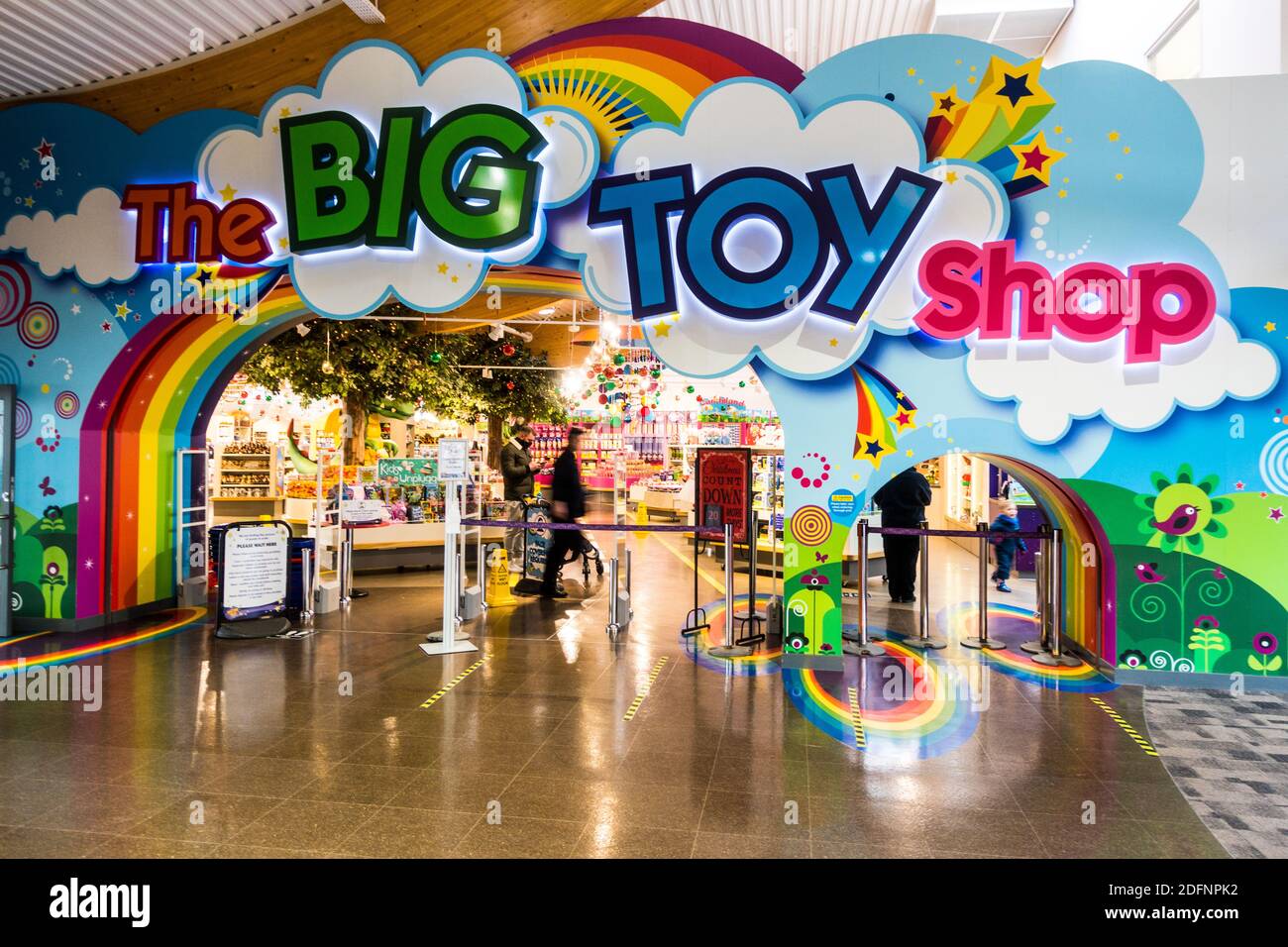 Paultons shop hires stock photography and images Alamy