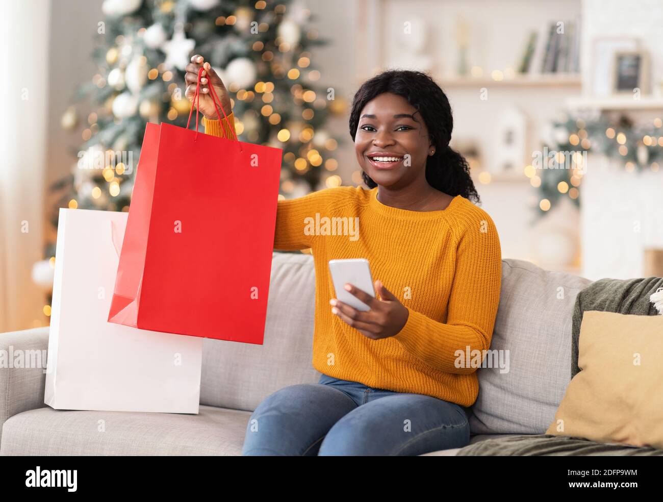 Modern fast online shopping and home delivery Stock Photo Alamy