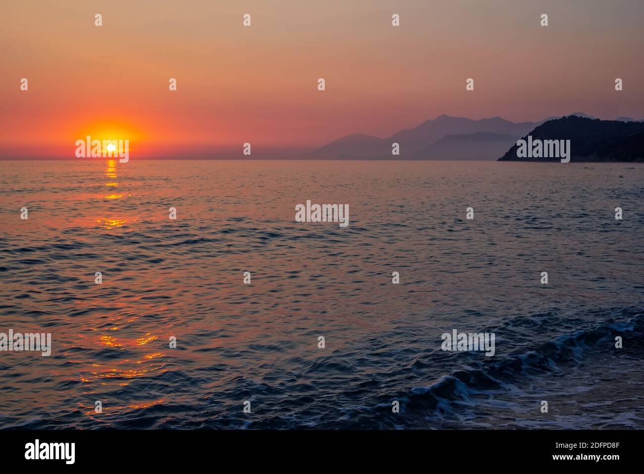 Beautiful landscape – beach on sunset – pink sky and sunlight ...