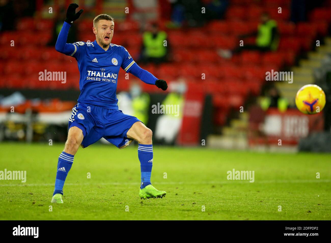 SHEFFIELD, ENGLAND. DECEMBER 6TH Leicesters Jamie Vardy shoots and scores to make it 2-1 during the Premier League match between Sheffield United and Leicester City at Bramall Lane, Sheffield on Saturday 5th December 2020. (Credit: Chris Donnelly | MI News) Credit: MI News & Sport /Alamy Live News Stock Photo