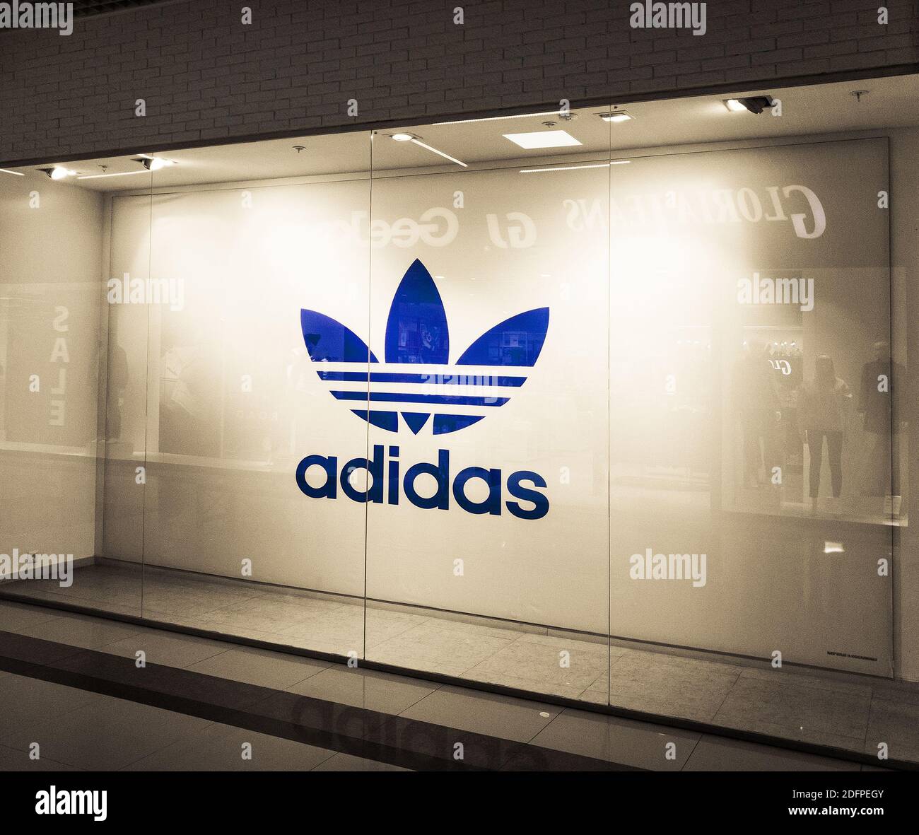 Adidas store clothes not shoes hi-res stock photography and images - Alamy