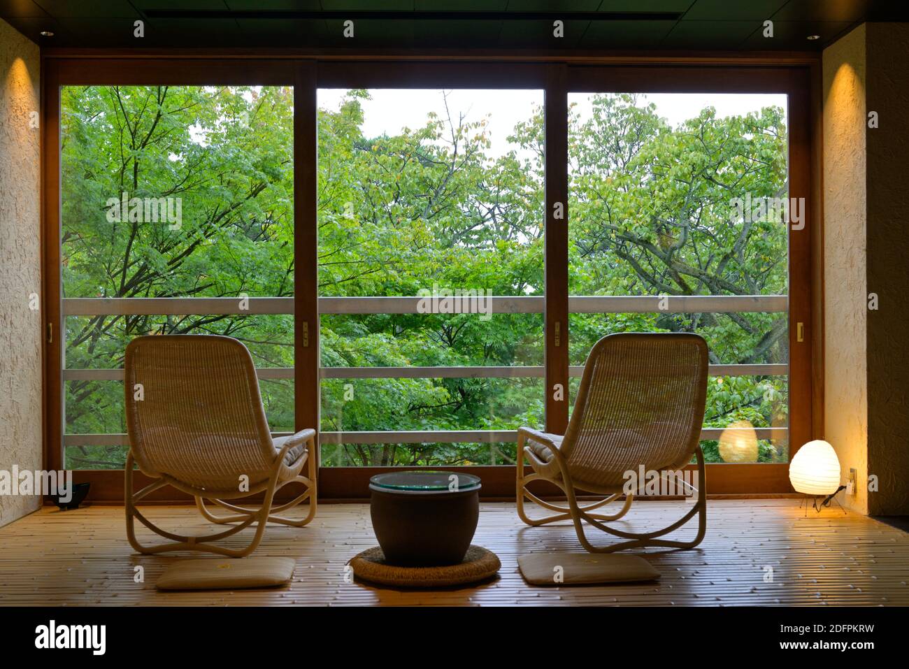 The Wakamurasaki Suite with japanese garden view at the Beniya Mukayu Inn in Yamashiro Onsen (Resort), Kaga JP Stock Photo