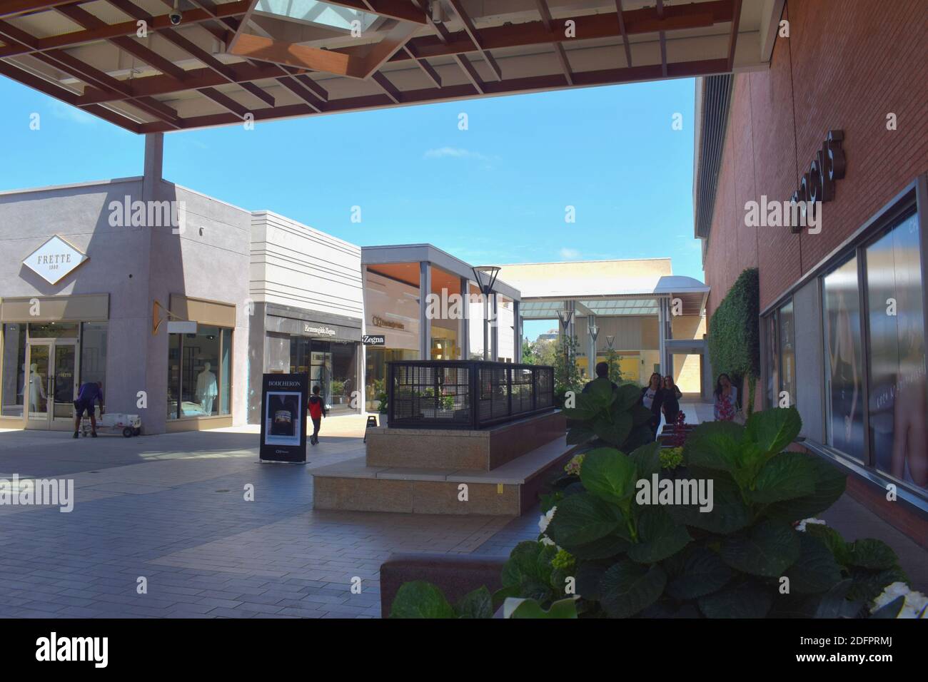 Clear skies at Stanford Shopping Center : r/bayarea