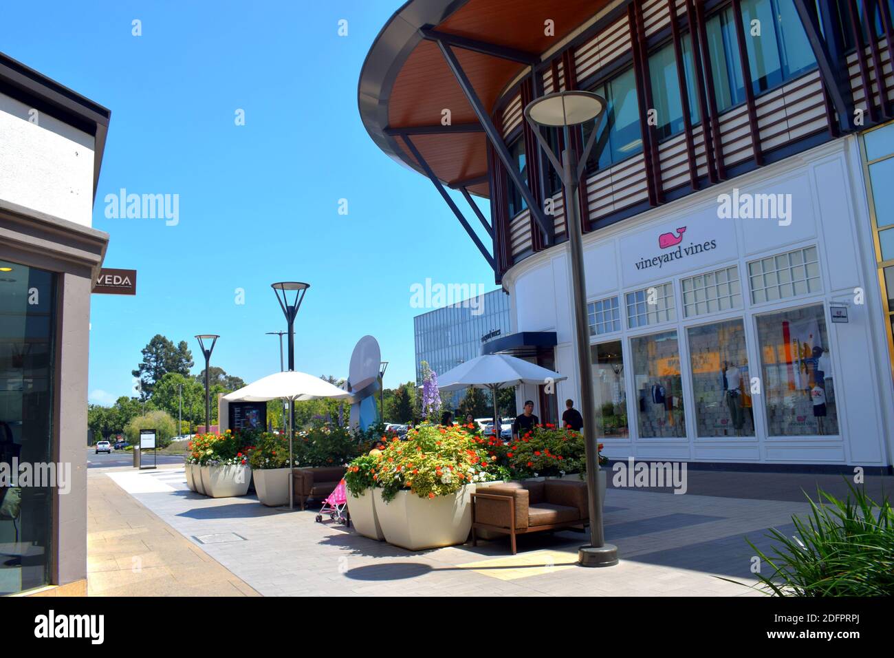 Clear skies at Stanford Shopping Center : r/bayarea