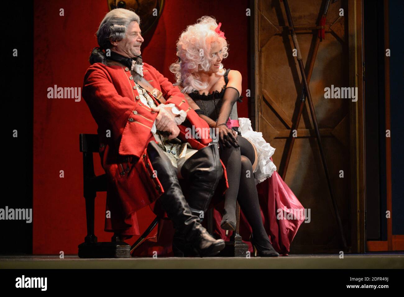 Enora Malagre Francois Rollin Sur Scene Lors Du Filage De La Piece De Theatre La Dame De Chez 