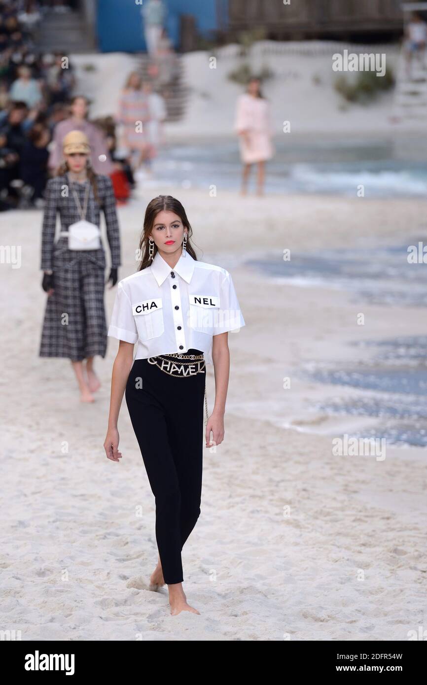 Chanel hosts pared-down show as virus keeps many VIPs away