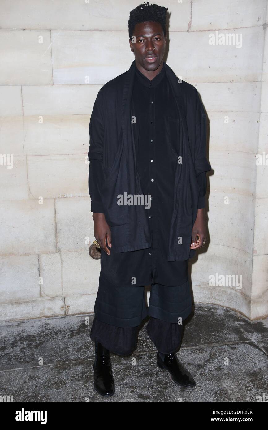 Moses Sumney Robe Moses Sumney attending the Louis Vuitton Fashion Show as part of Paris ...