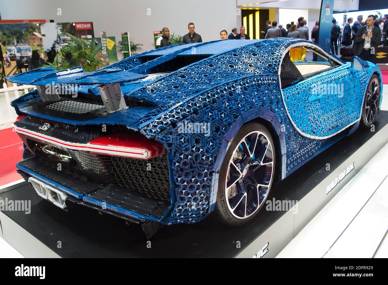 Lego de bugatti chiron new arrivals