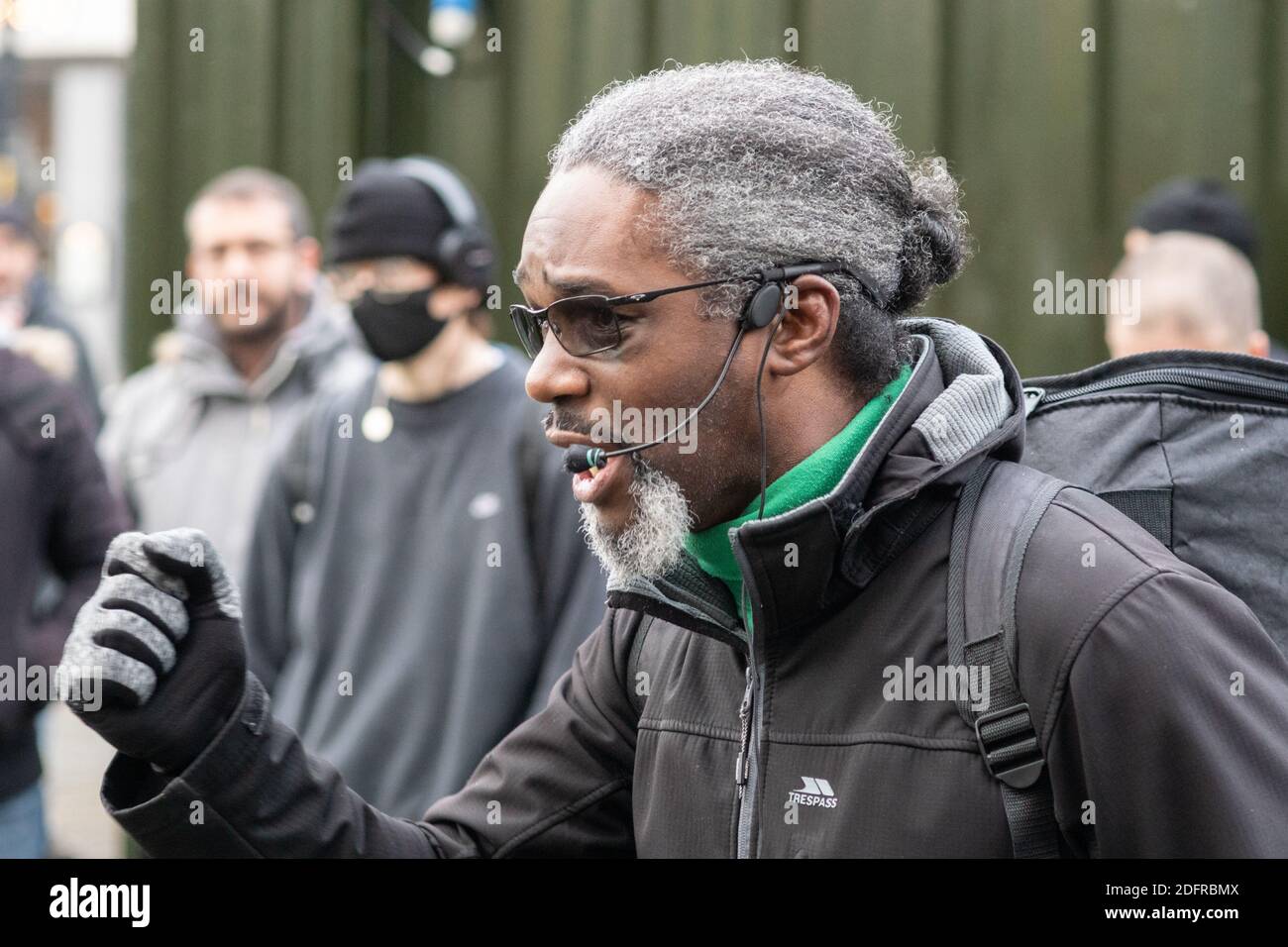 Manchester Piccadilly Gardens 6th Dec 2020: A man gives a speech relating to lockdowns, tier systems and restrictions in the UK Stock Photo
