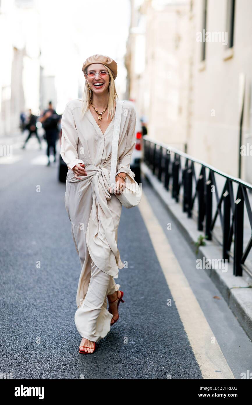 Street style, Leonie Hanne arriving at Jacquemus spring summer 2019  ready-to-wear show, held at Embassy of Italy, in Paris, France, on  September 24, 2018. Photo by Marie-Paola Bertrand-Hillion/ABACAPRESS.COM  Stock Photo - Alamy