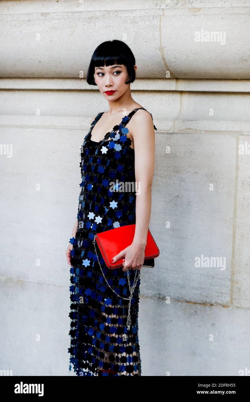 Street style, Mademoiselle Yulia arriving at Paco Rabanne spring summer