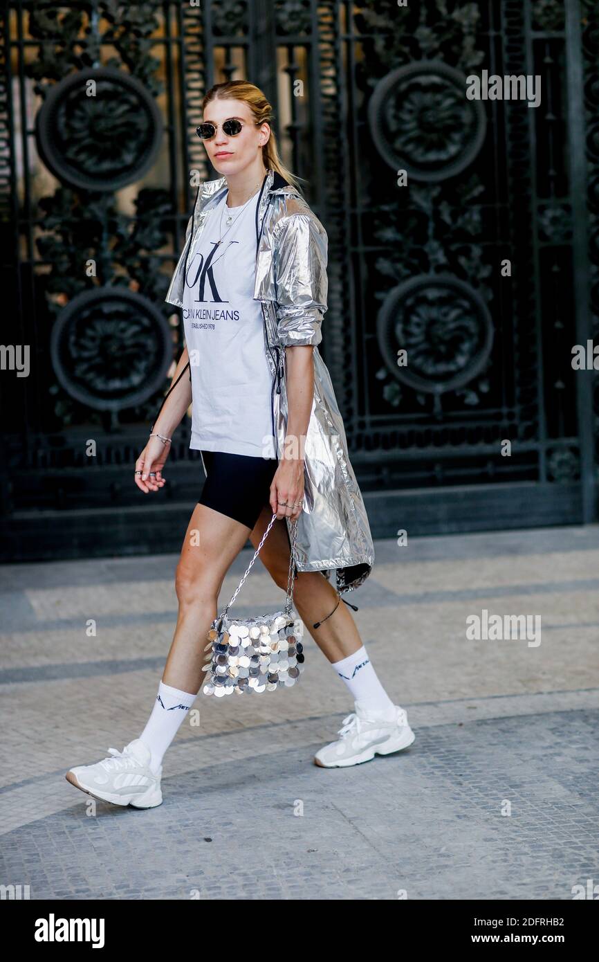 Street style, Veronika Heilbrunner arriving at Paco Rabanne spring