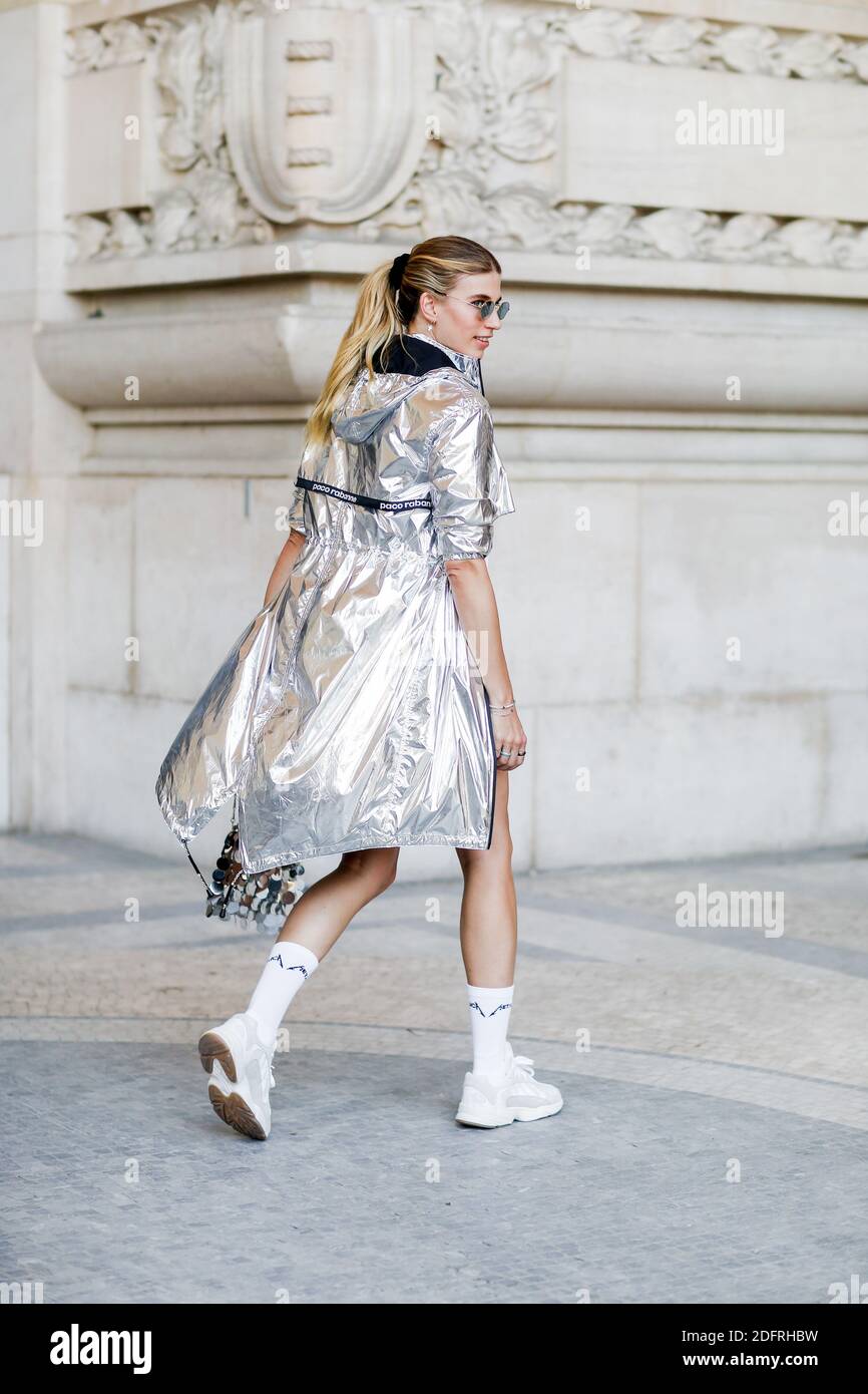 Street style, Veronika Heilbrunner arriving at Paco Rabanne spring summer  2019 ready-to-wear show, held at Grand Palais, in Paris, France, on  September 27th, 2018. Photo by Marie-Paola Bertrand-Hillion/ABACAPRESS.COM  Stock Photo - Alamy