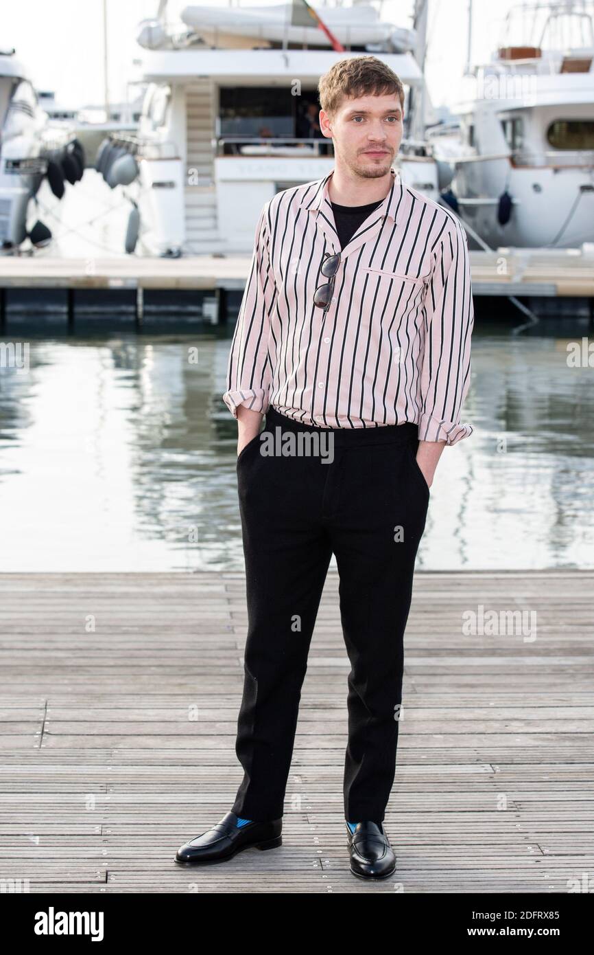 Billy Howle poses at the photocall of 'Motherfatherson' during the ...