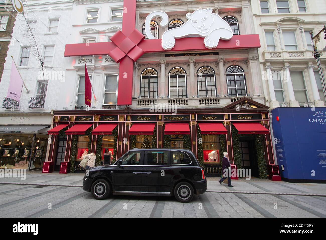 Louis Vuitton, Luxury Shop retail outlet Mayfair London Stock