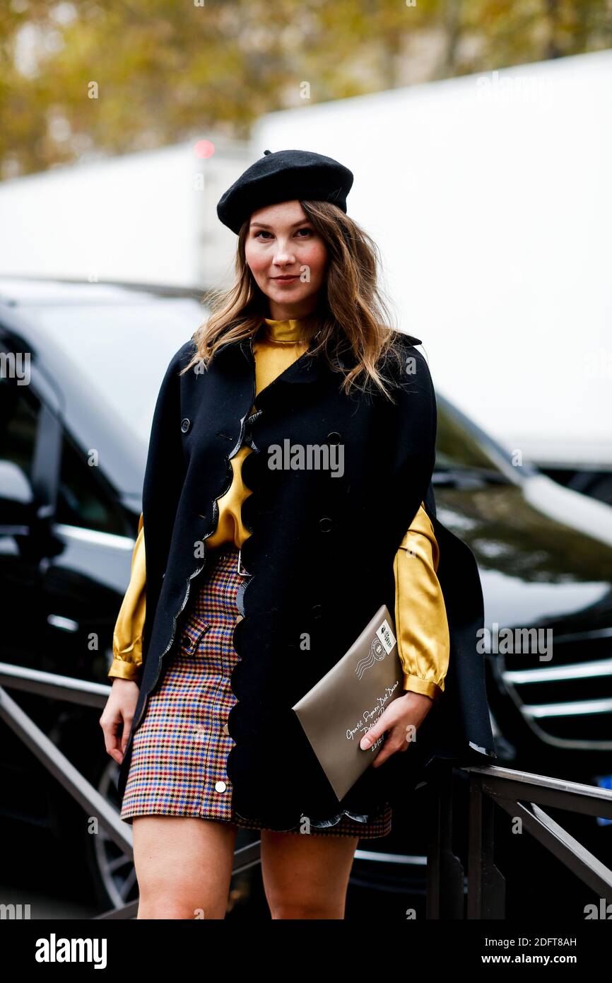 Street style, Camila Coelho arriving at Miu Miu Spring Summer 2022 show,  held at Palais Iena, Paris, France, on October 5, 2021. Photo by  Marie-Paola Bertrand-Hillion/ABACAPRESS.COM Stock Photo - Alamy