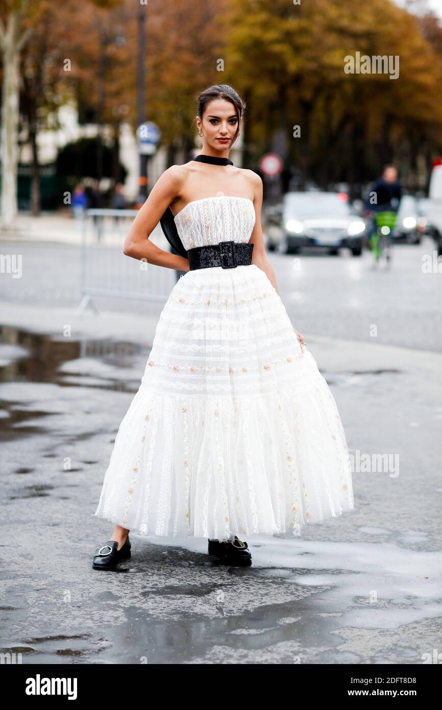 Street style, Gabrielle Caunesil arriving at Chanel spring summer 2019  ready-to-wear show, held at Grand Palais, in Paris, France, on October 2nd,  2018. Photo by Marie-Paola Bertrand-Hillion/ABACAPRESS.COM Stock Photo -  Alamy