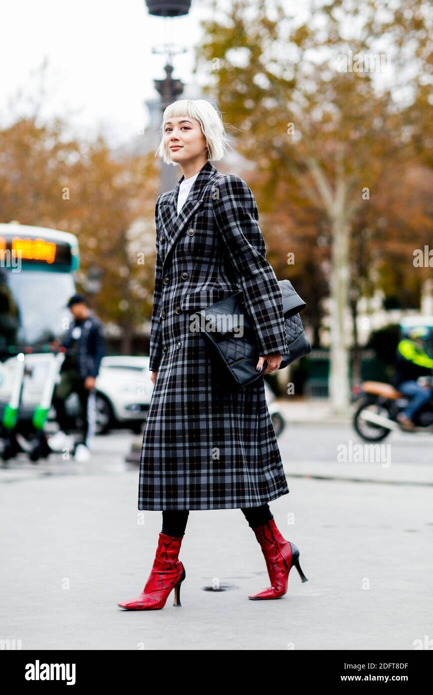 Street style, Kim Jones arriving at Chanel spring summer 2019 ready-to-wear  show, held at Grand Palais, in Paris, France, on October 2nd, 2018. Photo  by Marie-Paola Bertrand-Hillion/ABACAPRESS.COM Stock Photo - Alamy