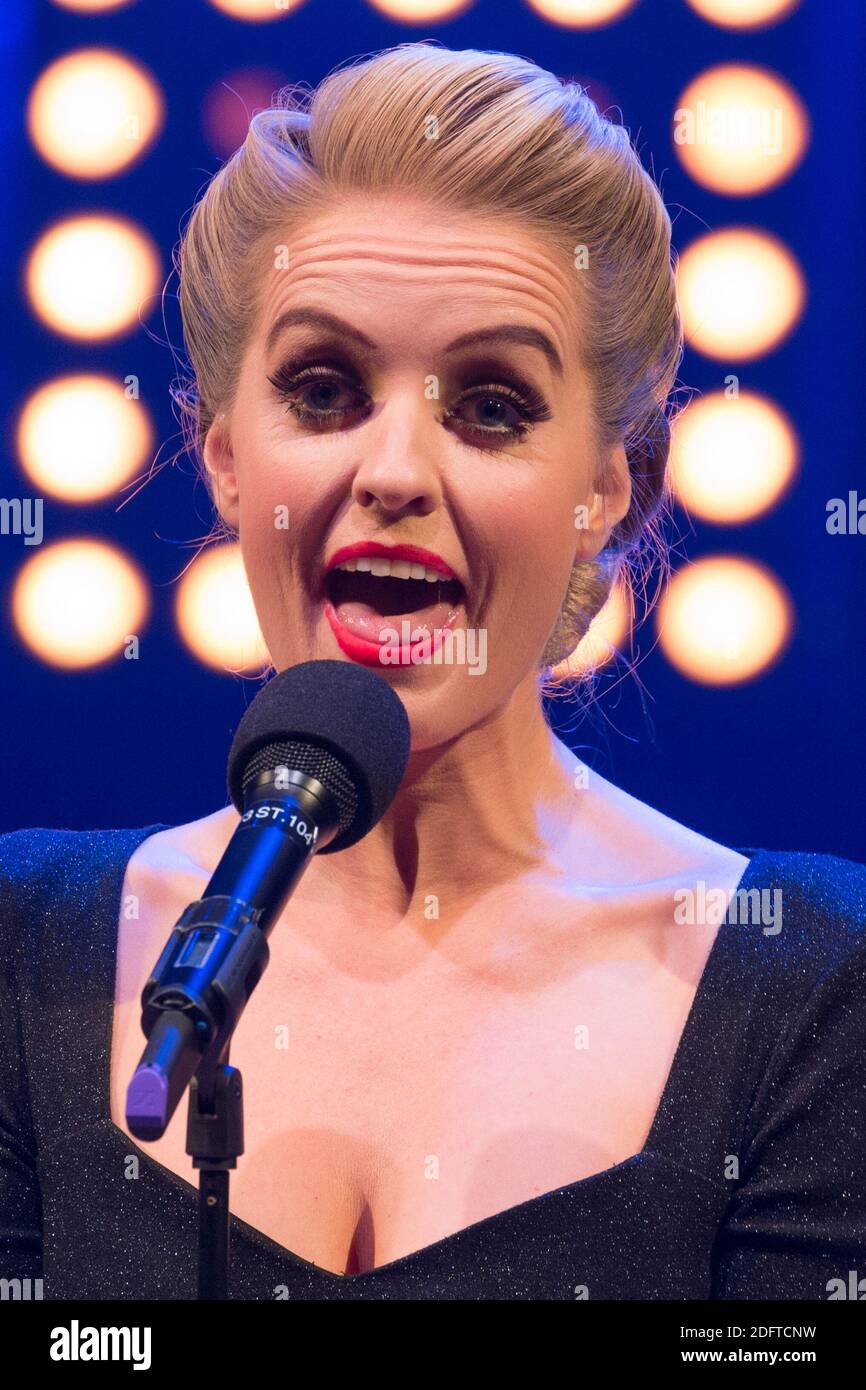Emma Kate Nelson Singin In The Rain Lors Du 10eme Anniversaire De 42e Rue Au Studio 104 Radio France Le 27 Octobre 18 A Paris France Photo By Nasser Berzane Abacapress Com Stock Photo