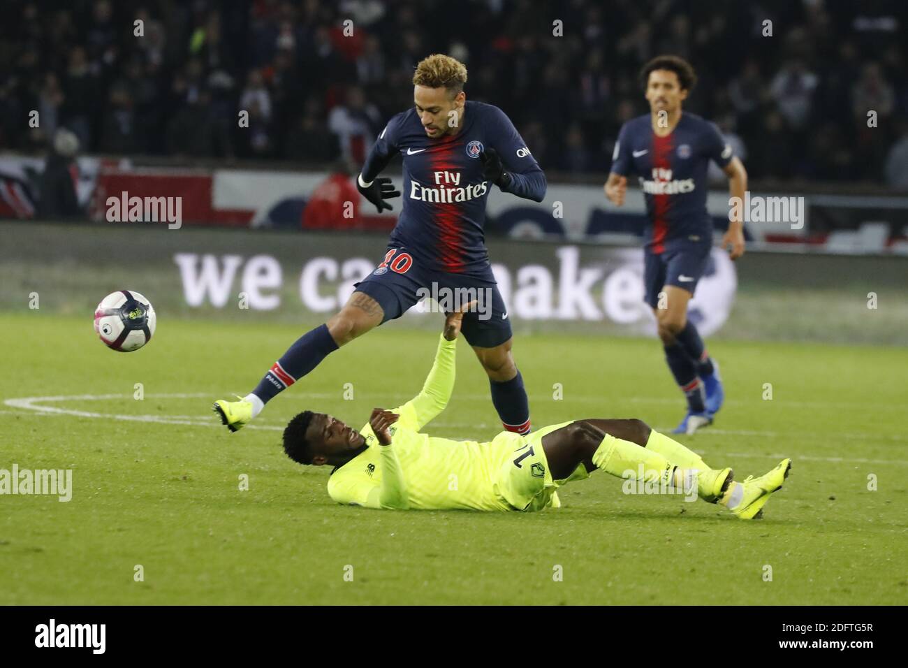 PSG's Neymar battling Lille's Jonathan Bamba during the French First League  soccer match, PSG vs Lille in Parc des Princes, France, on November 2nd,  2018. PSG won 2-1. Photo by Henri Szwarc/ABACAPRESS.COM