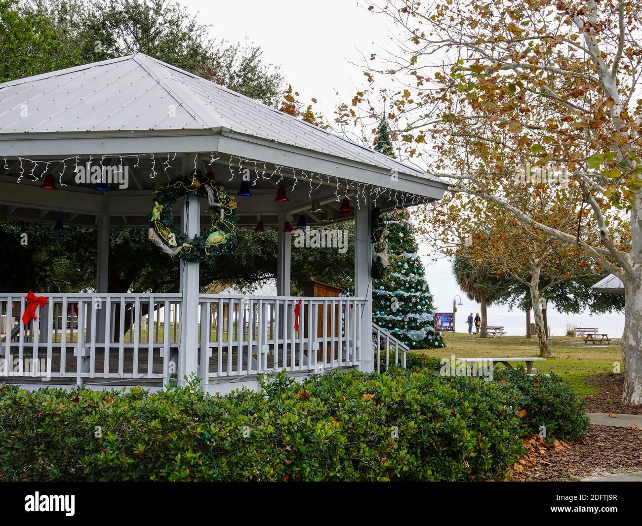 Gazebo christmas decorations hires stock photography and images Alamy