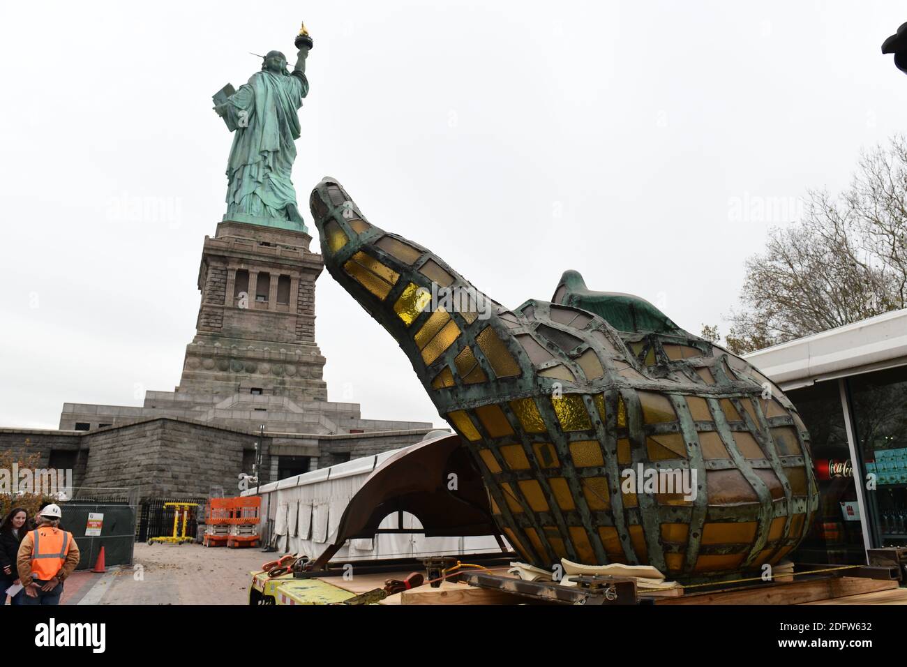 statue of liberty being shipped
