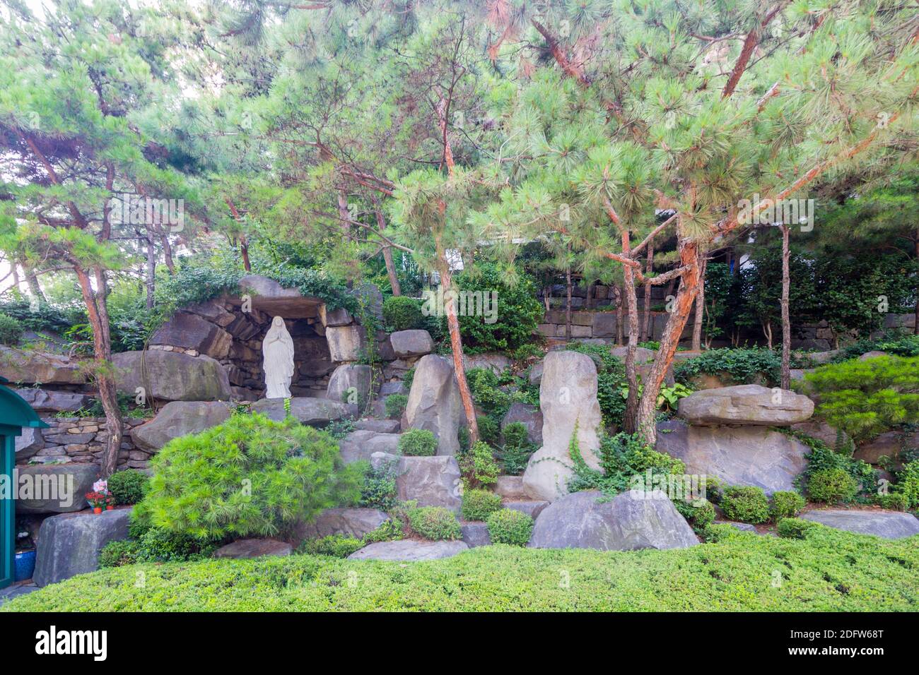 Martyrs shrine architecture hi-res stock photography and images - Alamy