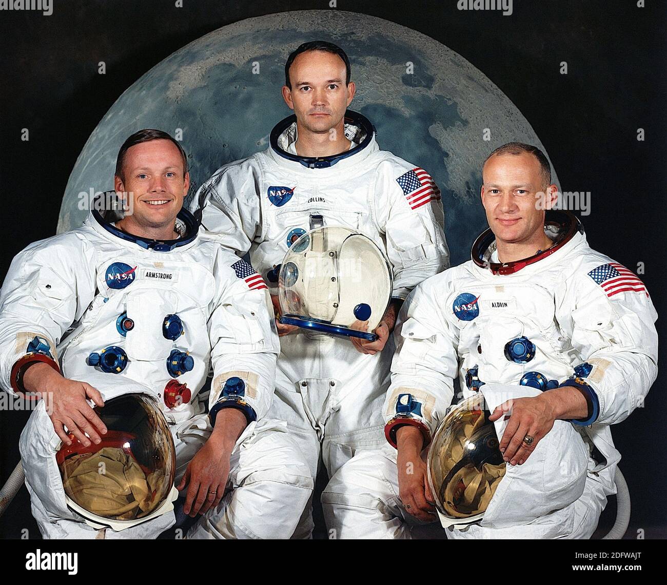Adult T-Shirt White 1969-1972 Celebrate NASA Apollo Moon Landing Missions 