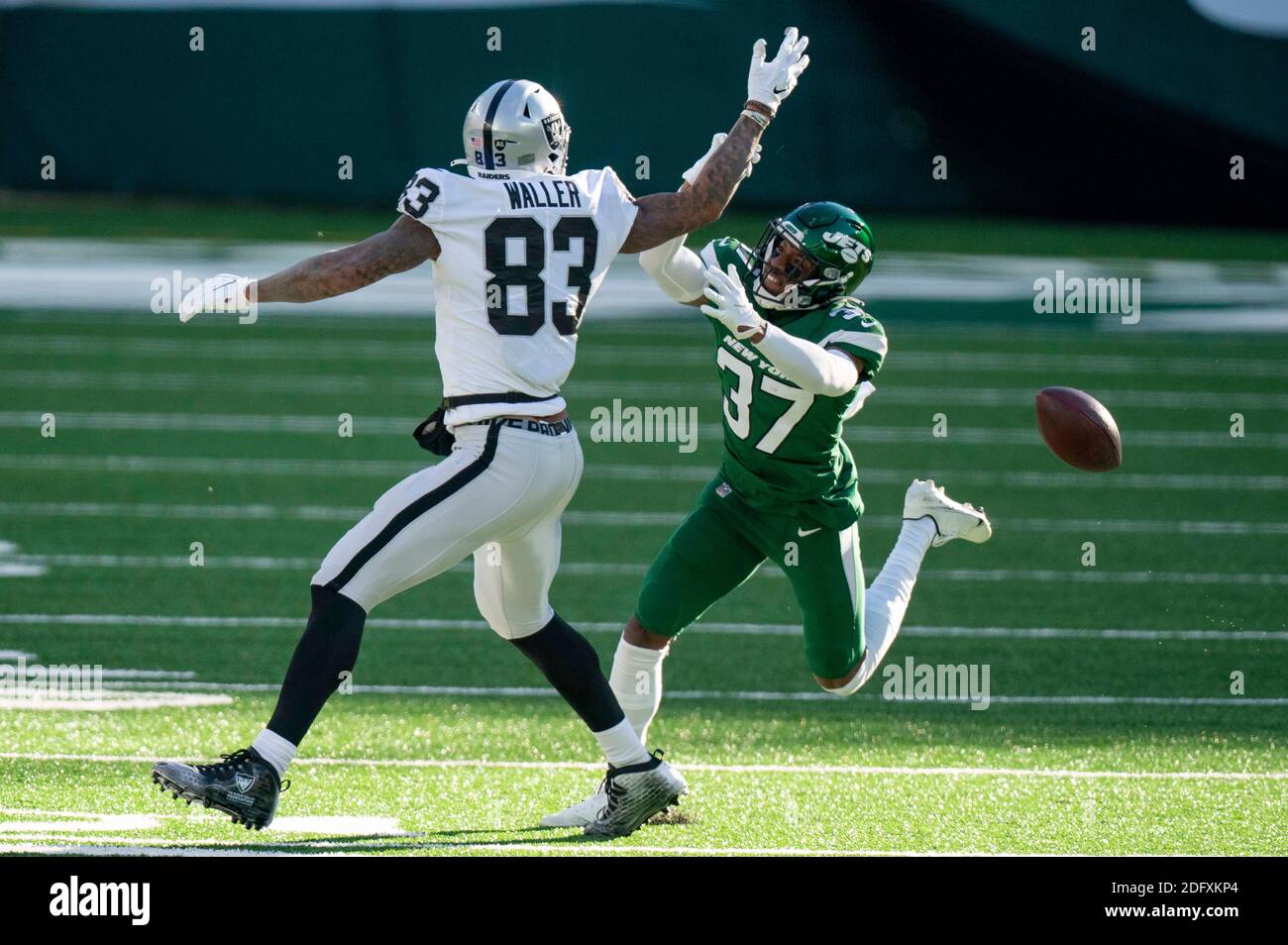 Atlanta Falcons tight end Kyle Pitts (8) outruns New York Jets cornerback  Bryce Hall (37) during an NFL International Series game at Tottenham  Hotspur Stock Photo - Alamy