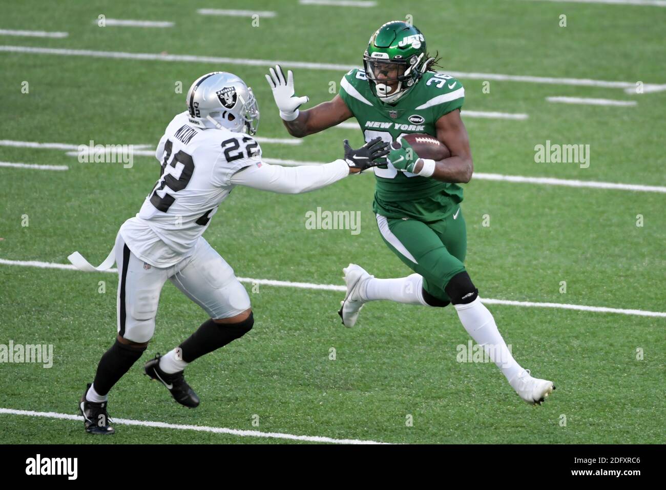 December 6, 2020, Las Vegas Raiders quarterback Derek Carr (4) in action  during the NFL game between the Las Vegas Raiders and the New York Jets at  MetLife Stadium in East Rutherford