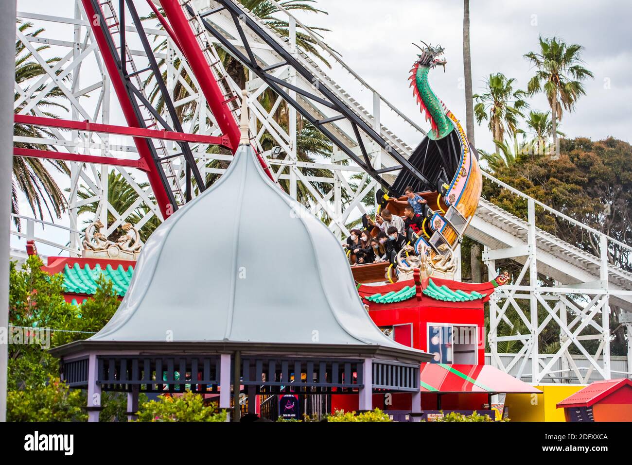 Dragon ride hires stock photography and images Alamy