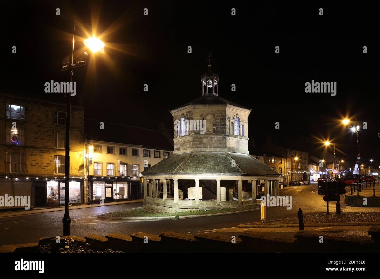 The Butter Market (Market Cross) and the Main Street of Horsemarket in Barnard Castle, County Durham, UK Stock Photo