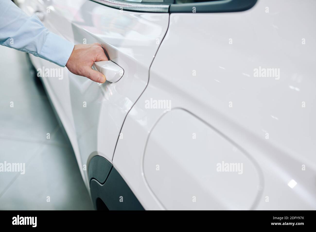 Opening car door Stock Photo Alamy