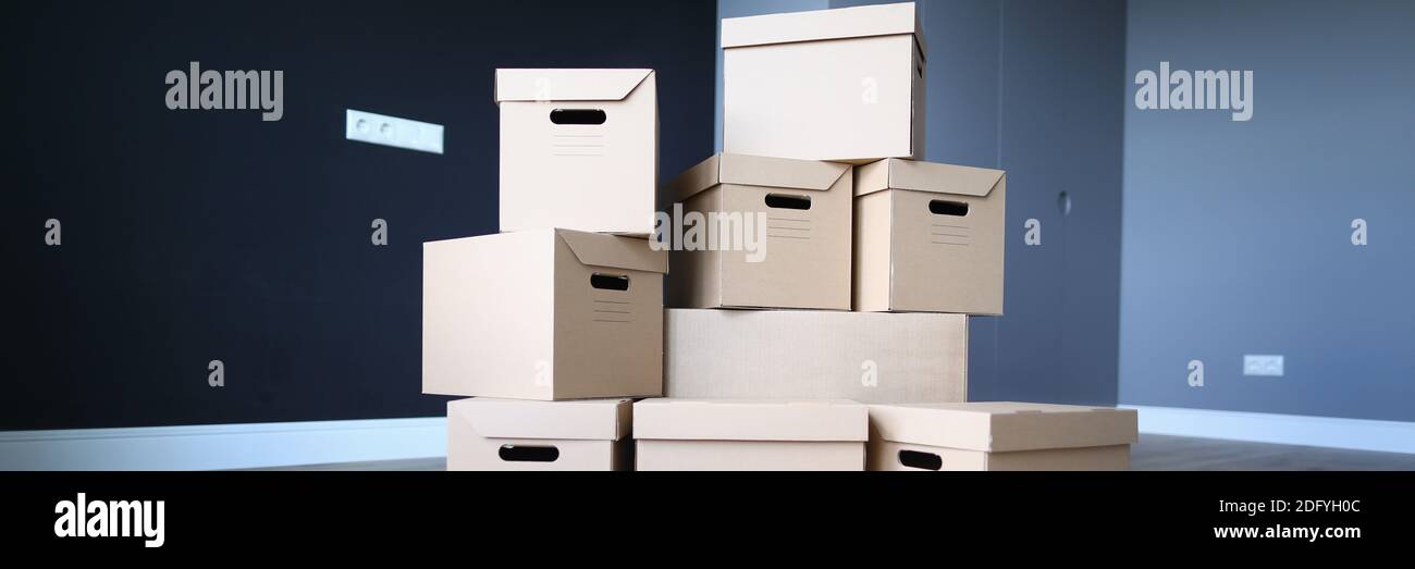 Room with no furniture Stock Photo Alamy