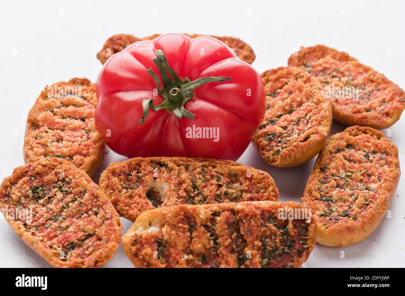 Tomato bread, also called «tumaca bread», is a traditional Spanish
