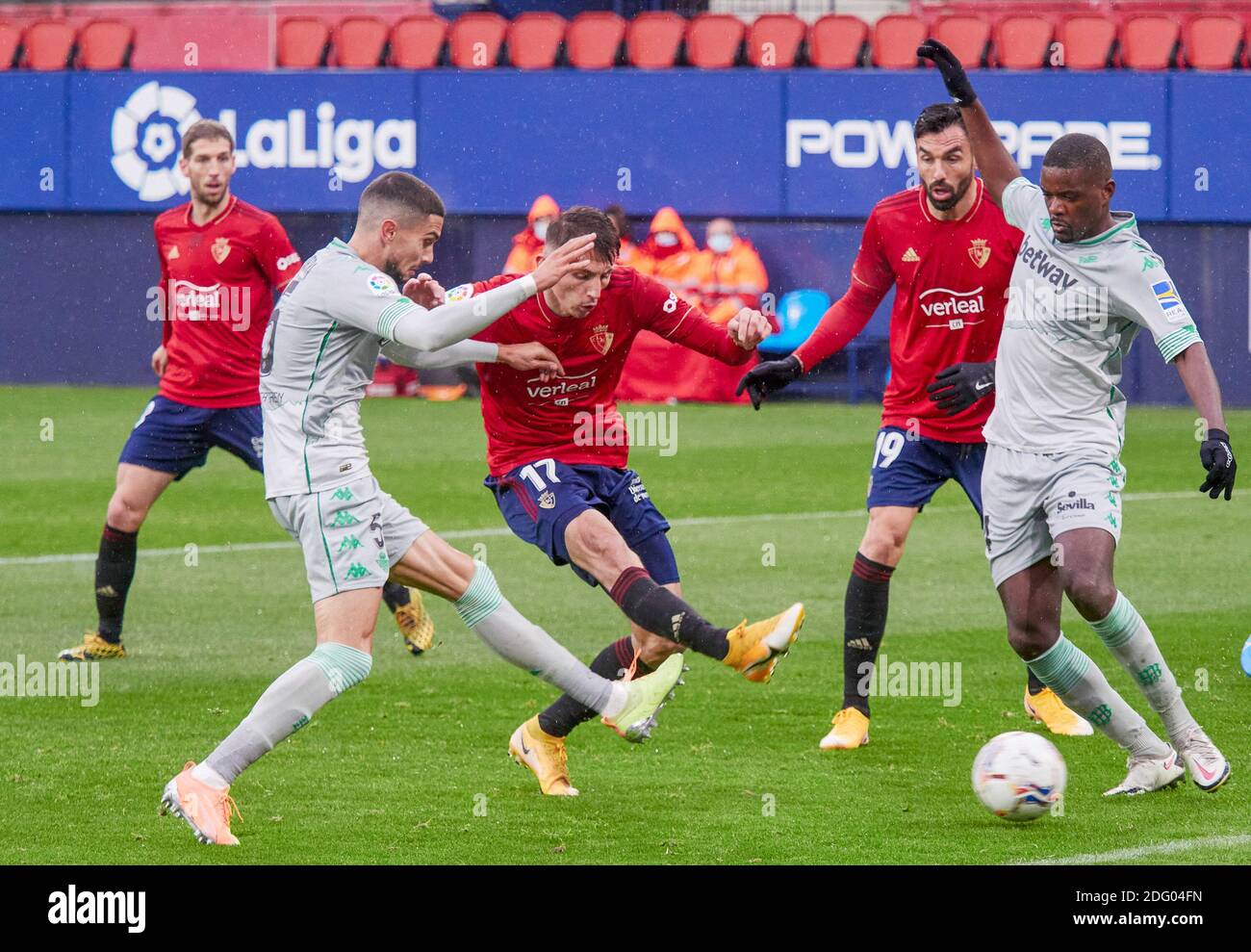 Ante Budimir of Osasuna and Marc Bartra, William Carvalho of Real Betis during the Spanish championship La Liga football match b / LM Stock Photo