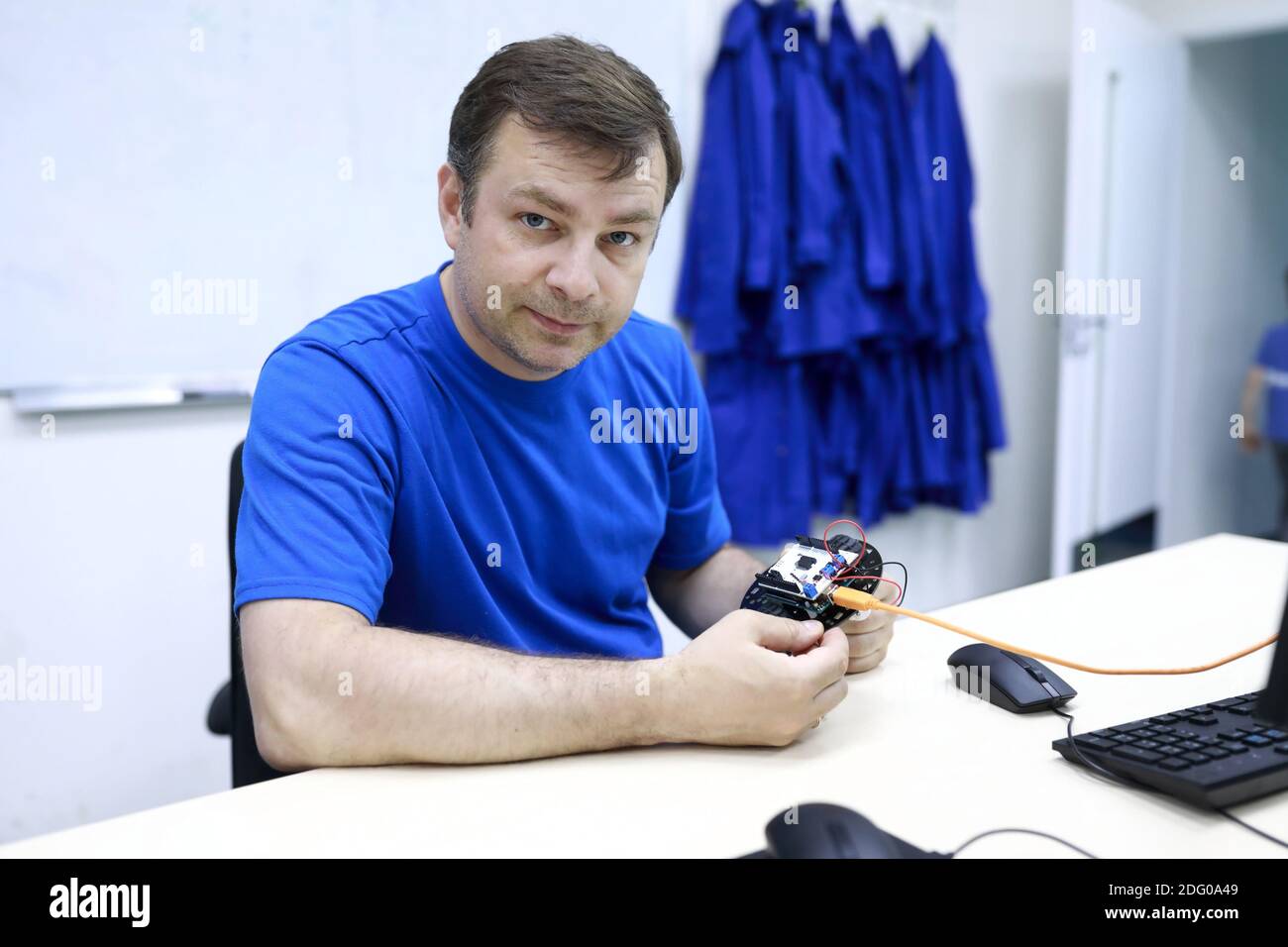 Programming robot usb hi-res stock photography and images - Alamy