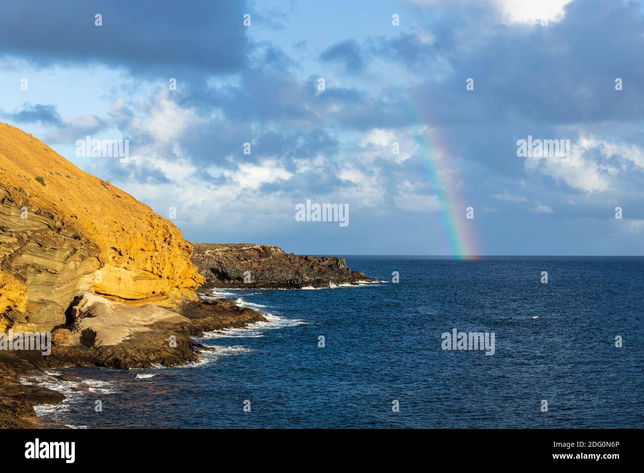 Tenerife atlantic ocean sea mountain hi-res stock photography and images -  Page 2 - Alamy